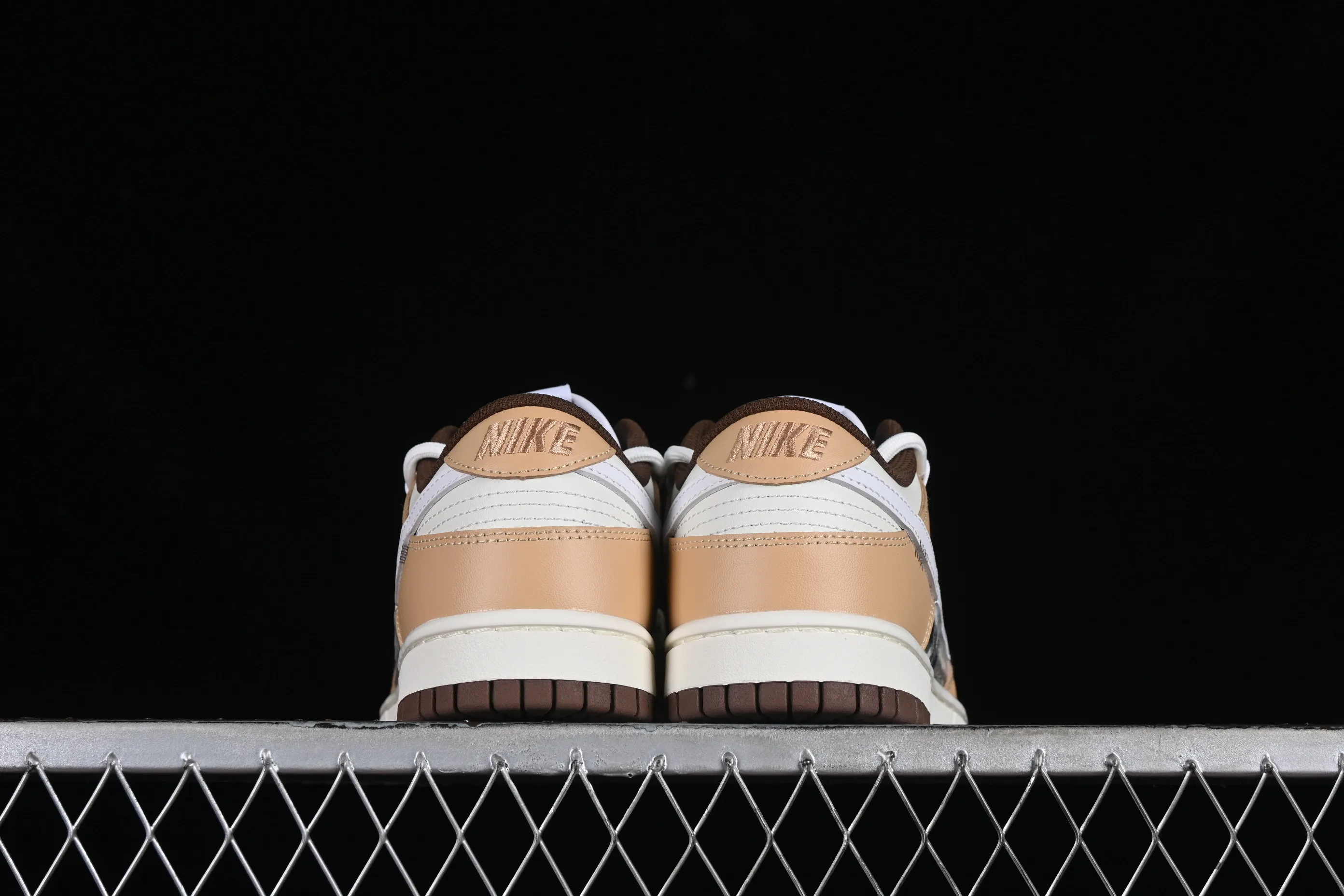 All Categories Nk SB Dunk Series Nk SB Dunk Low Low-top sneakers Nk Dunk Low Plaid Variations Retro literary style SB strappy low-top casual sneakers DD1503-124